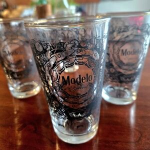 Modelo Gold Rimmed Pint Glasses